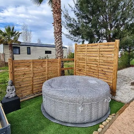 Mobil 6 Personnes 4* Les Pins Maritimes Campsite